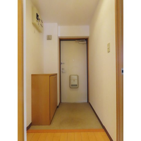 クリエストタウン　江端の玄関