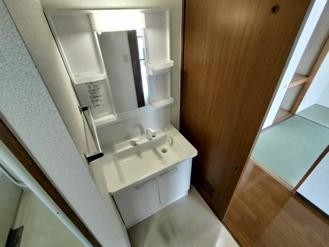 エテルノ豊春の独立洗面台