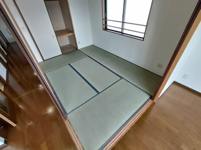 エテルノ豊春の和室