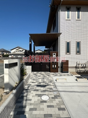 メゾン椿乃のエントランス|ゆとりのあるエントランスです