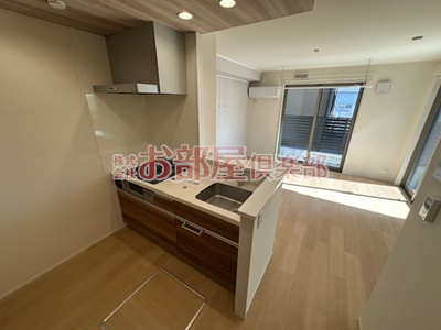 メゾン椿乃の居間・リビング|こちらの居間で趣味の時間をお楽しみください