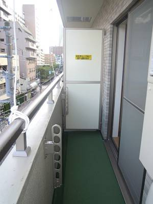 【バルコニー】 | プランタン月島 | 暖かな日差しのふりそそぐバルコニー