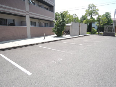 【駐車場】 | エバーヒルズS棟