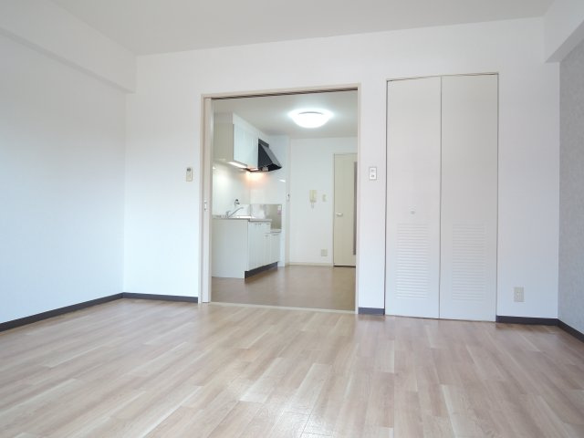 【居間・リビング】 | エバーヒルズS棟