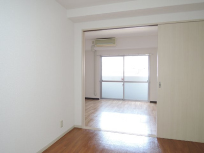 【寝室】 | エバーヒルズS棟