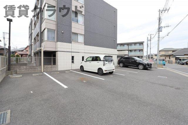 アーバンシャトー市原の駐車場|駐車場があるので、車を買う予定の方も安心です