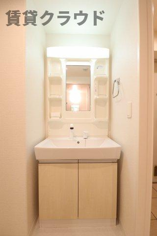 アーバンシャトー市原の洗面所|朝の準備に活躍する、洗髪洗面化粧台！