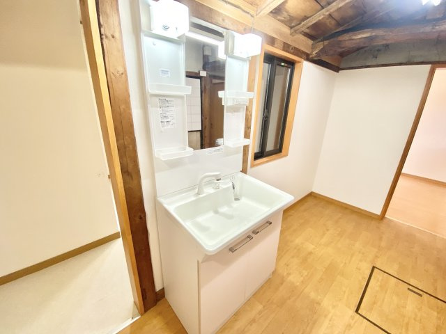 燕市吉田曙町戸建の独立洗面台