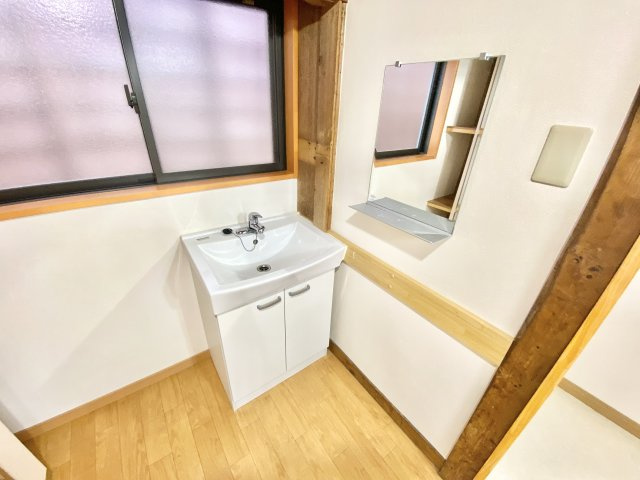燕市吉田曙町戸建の独立洗面台