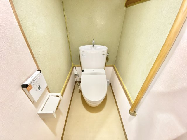 燕市吉田曙町戸建のトイレ