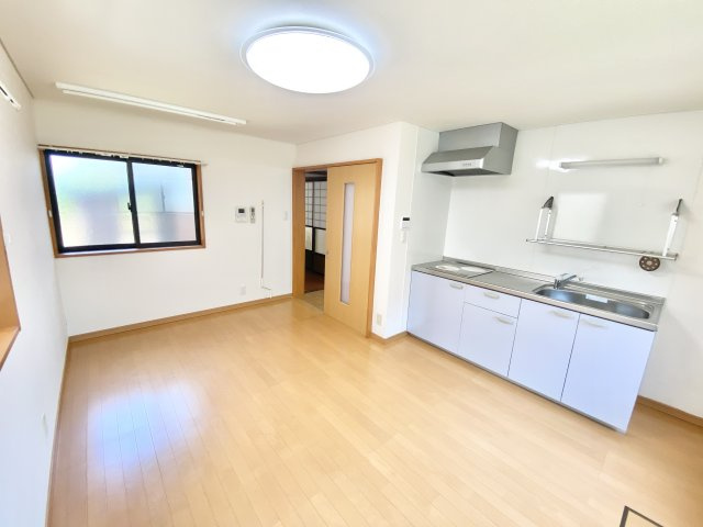 燕市吉田曙町戸建のキッチン