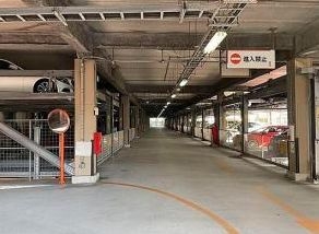 【駐車場】 | W Comfort Towers WEST | 駐車場に車を止められます