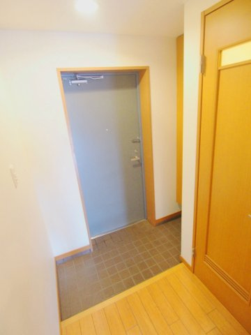 クロスデータビル　No27の玄関