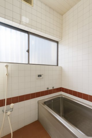 三郷市彦成2丁目　中古戸建の浴室|風呂です。※構造や間取はそのままにCG加工により空家を表現しています。