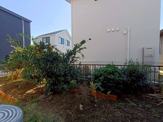 三郷市彦成2丁目　中古戸建のその他|庭があります