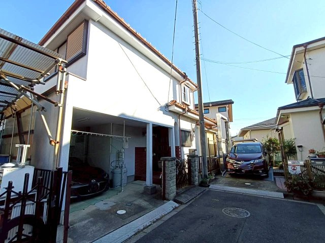 三郷市彦成2丁目　中古戸建の前面道路含む現地写真|前面道路含む現地写真です