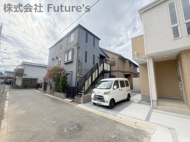 三郷市東町　新築戸建　全1棟の前面道路含む現地写真|前面道路含む現地写真です。