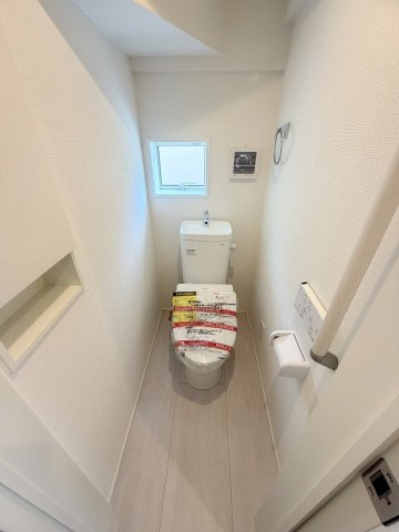 三郷市東町　新築戸建　全1棟のトイレ|1階のトイレです