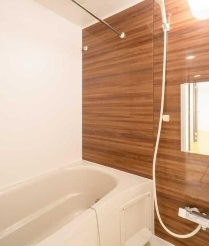 ウェルスクエアイズム三軒茶屋SOUTH　敷金0　ネット無料　オートロックの浴室