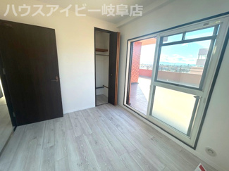 【洋室】 | セザール第二細畑8階！最上階角部屋！78.17㎡のルーフバルコニー♪眺望・日当り良好です♪ | セザール第二細畑8階！最上階角部屋！78.17㎡のルーフバルコニー♪眺望・日当り良好です♪