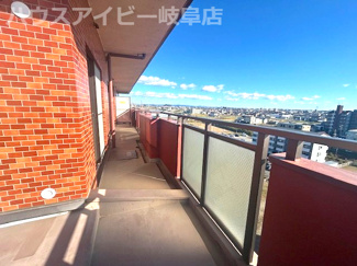 【バルコニー】 | セザール第二細畑8階！最上階角部屋！78.17㎡のルーフバルコニー♪眺望・日当り良好です♪ | セザール第二細畑8階！最上階角部屋！78.17㎡のルーフバルコニー♪眺望・日当り良好です♪