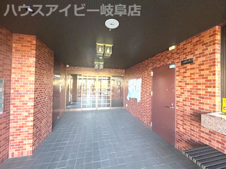 【エントランス】 | セザール第二細畑8階！最上階角部屋！78.17㎡のルーフバルコニー♪眺望・日当り良好です♪ | セザール第二細畑8階！最上階角部屋！78.17㎡のルーフバルコニー♪眺望・日当り良好です♪