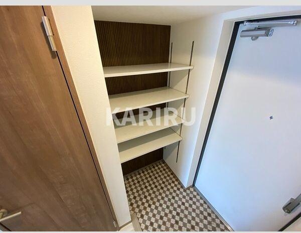 グランパシフィック巽中の玄関