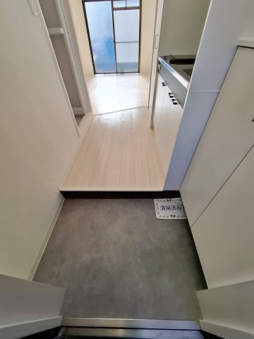 ハイツシャロームの玄関