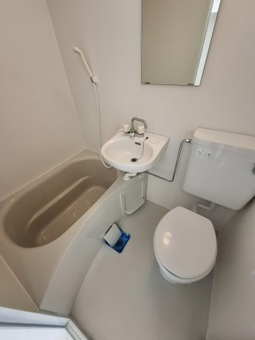 ハイツシャロームの浴室