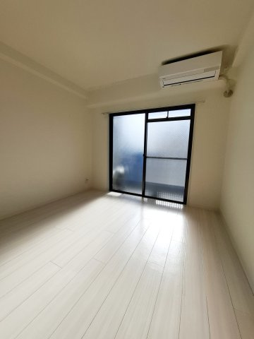 ハイツシャロームの居間・リビング