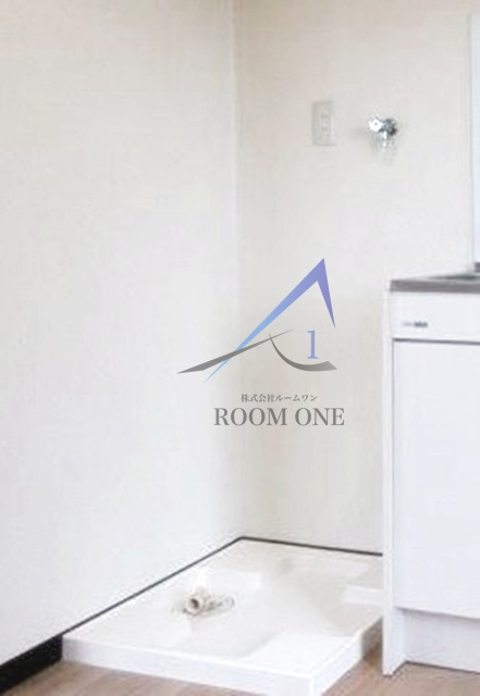 秋田ハイツの設備|洗濯機置き場です。