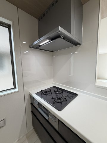 《仲介手数料無料》久喜市青葉３丁目5-5新築一戸建てグラファーレのキッチン