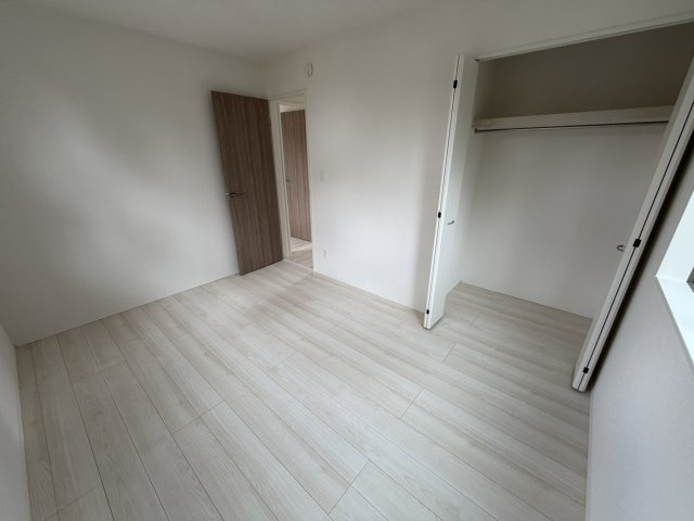 《仲介手数料無料》久喜市青葉３丁目5-5新築一戸建てグラファーレの洋室|2階 6帖