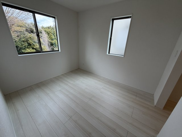 《仲介手数料無料》久喜市青葉３丁目5-5新築一戸建てグラファーレの洋室|2階 6帖