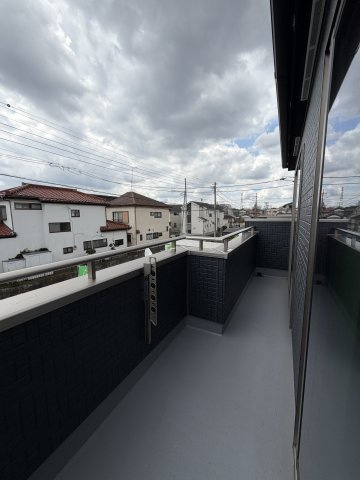 《仲介手数料無料》久喜市青葉３丁目5-5新築一戸建てグラファーレのバルコニー
