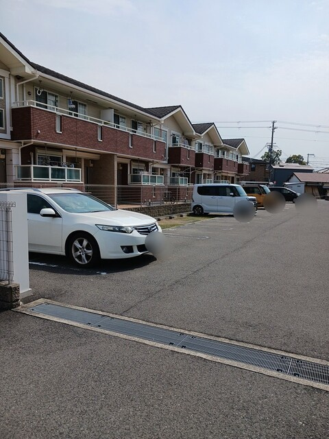 シエモアⅡの駐車場