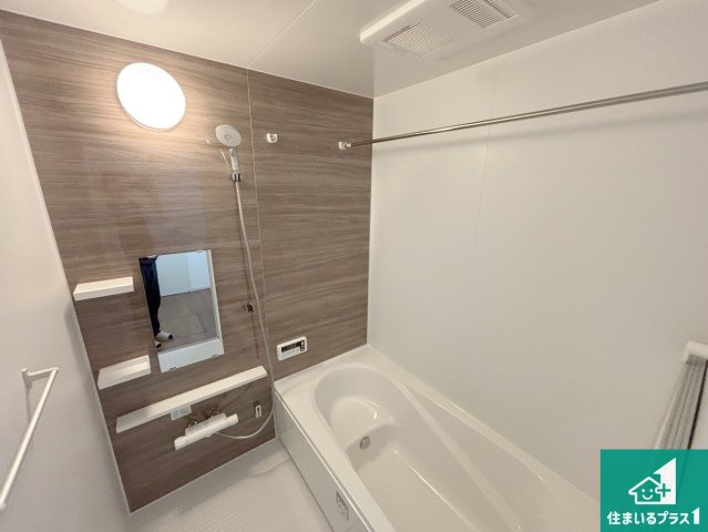 交野市私部　第2期　新築一戸建ての前面道路含む現地写真|周辺は落ち着いた街並みの住宅地！子育てがしやすい住環境です！まだ未完成ですが、現地でしかわからない事もございます。是非一度ご覧ください。