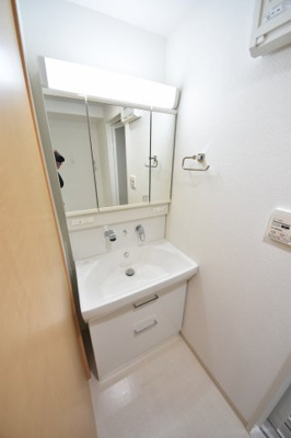 【独立洗面台】 |  L・Isobe三宮