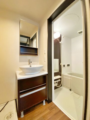 Creo庄内通六番館の洗面所