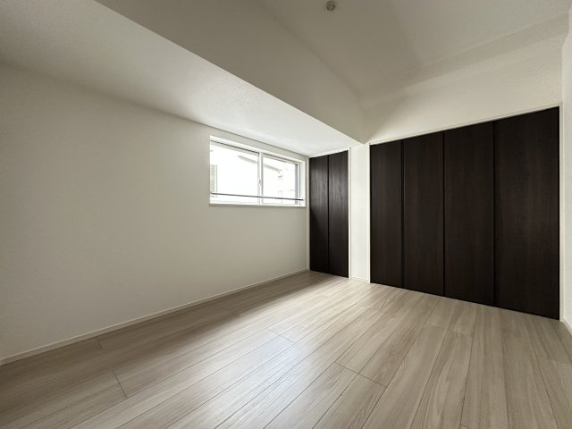 明石市朝霧南町３丁目新築戸建２号地の洋室