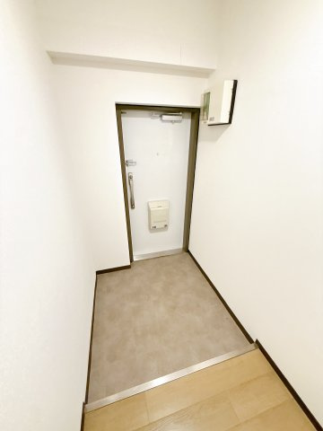 千葉市花見川区作新台８丁目の賃貸マンションの玄関