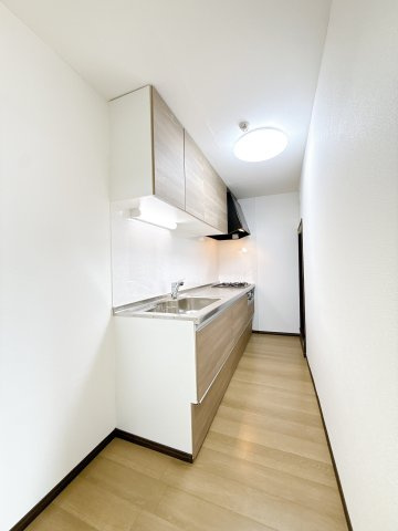 千葉市花見川区作新台８丁目の賃貸マンションのキッチン