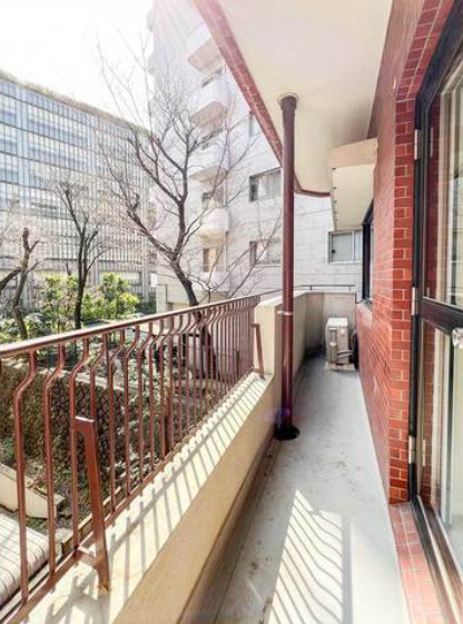 ヴィラロイヤル三番町のバルコニー|※別室参考画像