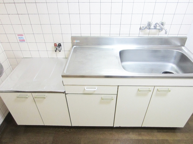 三浦ビルのキッチン|2口コンロ設置可のキッチンです