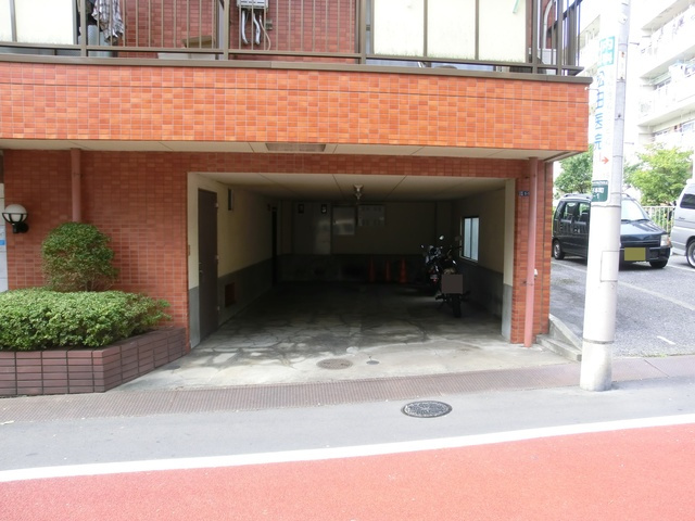 三浦ビルの駐車場