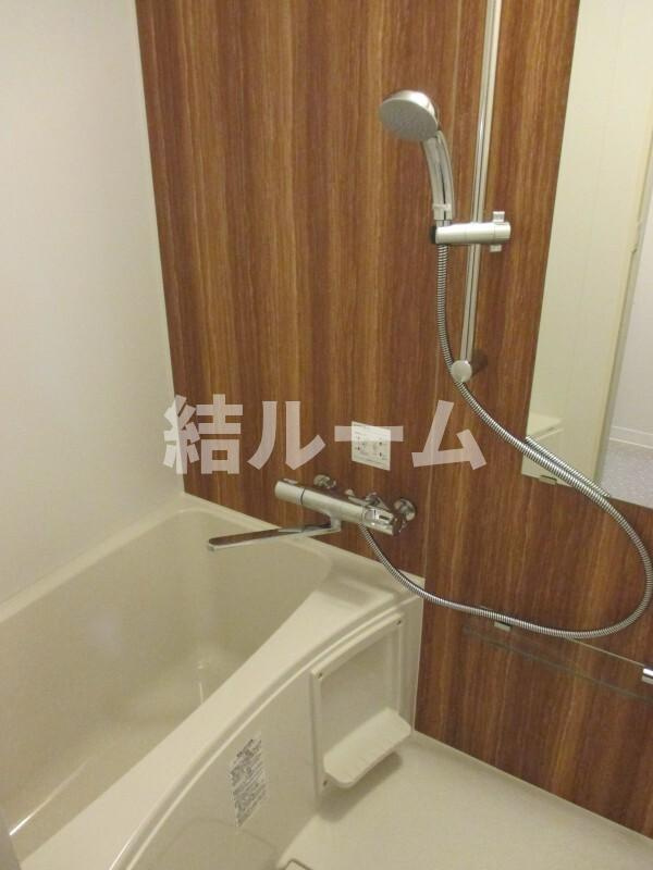 板橋区板橋４丁目の賃貸マンションの浴室