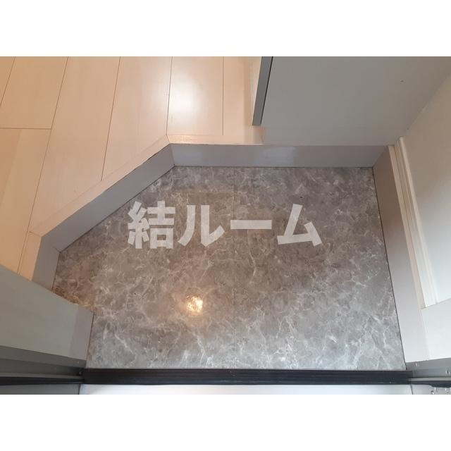 北区滝野川３丁目のアパートの玄関