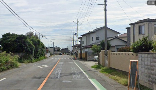 【前面道路含む現地写真】 | 中古一戸建て：新田木崎町102坪 | 前面道路含む現地写真です