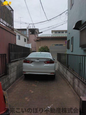 【駐車場】 | さいたま市北区宮原町4丁目中古戸建て | 駐車場に車を止められます