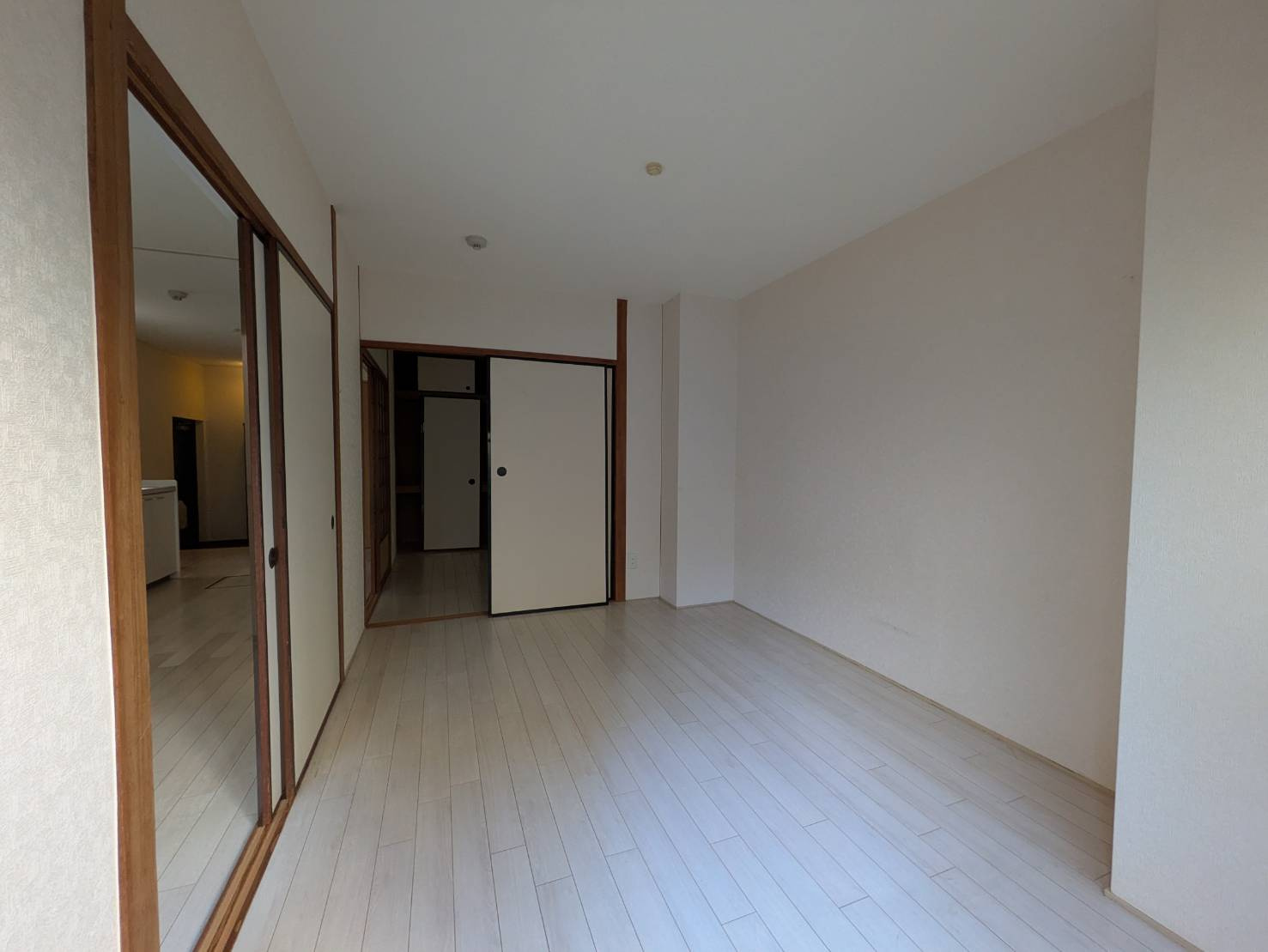 吉田マンションの洋室